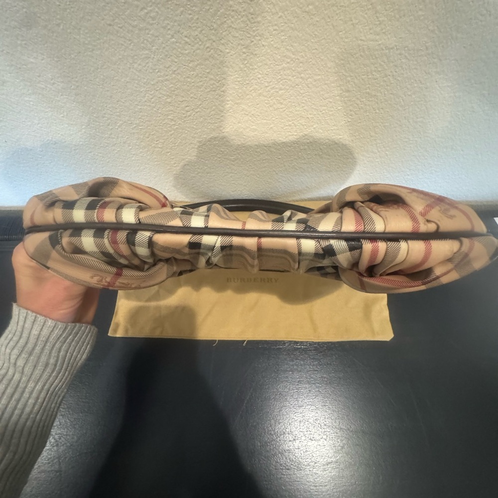Burberry Black and Beige Plaid Shoulder Bag with COA - Picture 6 of 10